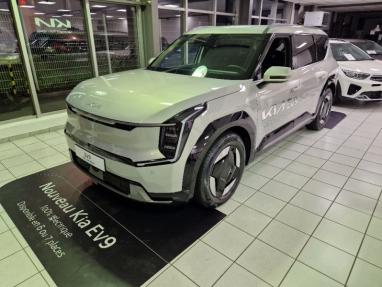 Voir le détail de l'offre de cette KIA EV9 204ch Earth 2WD de 2023 en vente à partir de 68 399 € 