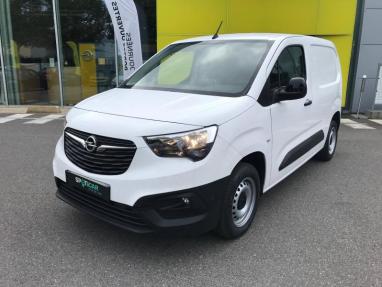 Voir le détail de l'offre de cette OPEL Combo Cargo L1H1 650kg 1.5 100ch Pack Clim de 2021 en vente à partir de 199.76 €  / mois