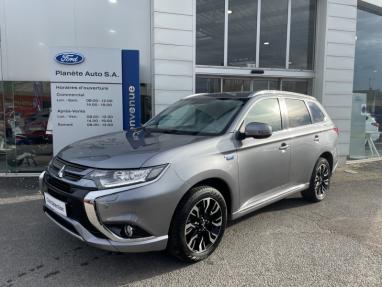 Voir le détail de l'offre de cette MITSUBISHI Outlander PHEV Hybride rechargeable 200ch Instyle de 2017 en vente à partir de 235.08 €  / mois