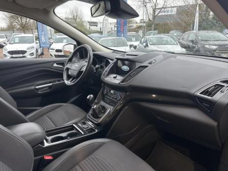 FORD Kuga 2.0 TDCi 150ch Stop&Start Titanium 4x2 à vendre à Auxerre - Image n°11