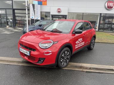 Voir le détail de l'offre de cette FIAT 600 e 156ch 54kWh Red de 2023 en vente à partir de 25 899 € 