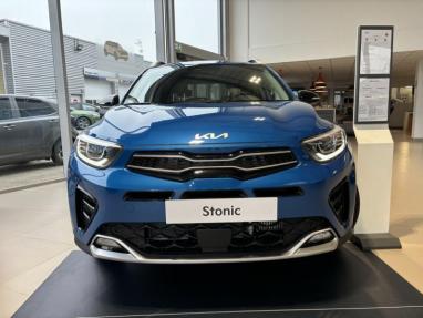 Voir le détail de l'offre de cette KIA Stonic 1.0 T-GDi 100ch Collection de 2024 en vente à partir de 23 199 € 