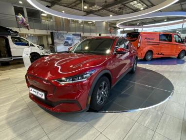 Voir le détail de l'offre de cette FORD Mustang Mach-E Extended Range 99kWh 294ch 7cv de 2022 en vente à partir de 369.2 € / mois