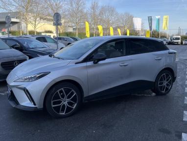 Voir le détail de l'offre de cette MG MOTOR MG4 EV 204ch - 64kWh Luxury MY23 de 2024 en vente à partir de 262.67 €  / mois
