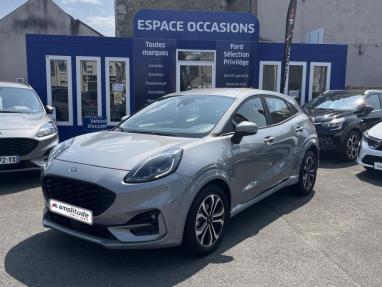 Voir le détail de l'offre de cette FORD Puma 1.0 Flexifuel 125ch S&S mHEV ST-Line de 2022 en vente à partir de 294.38 €  / mois